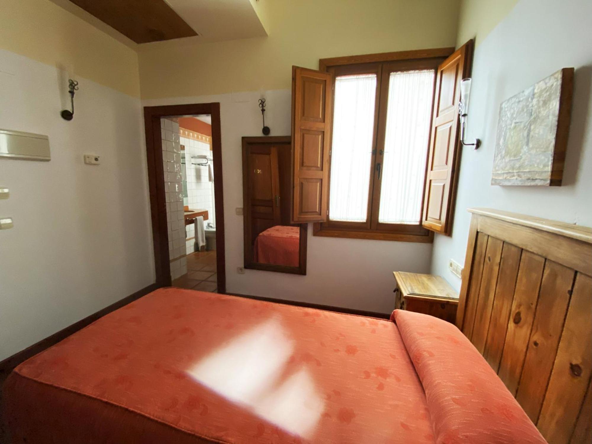 El Rastro - Palacio Duque De Tamames - Hotel Avila