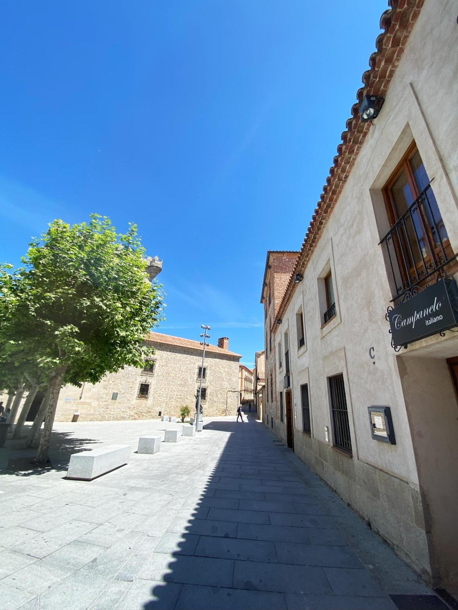 El Rastro - Palacio Duque De Tamames - 3*